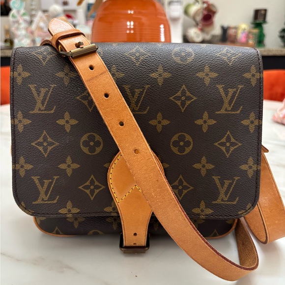 Louis Vuitton Cartouchiere MM - Picture 2 of 13